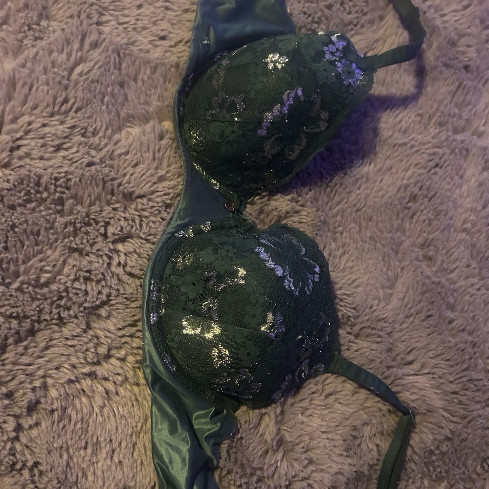 Victoria's Secret Emerald Green Lace Push-Up Bra